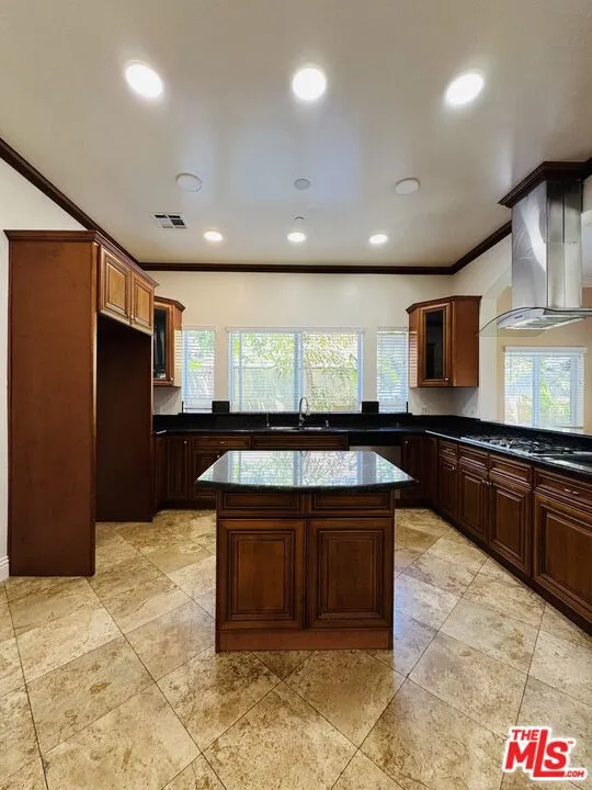 7347 Dinwiddie Street Downey, CA 90241