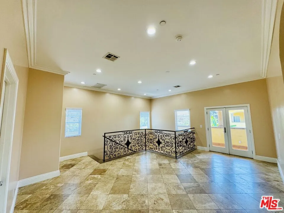 7347 Dinwiddie Street Downey, CA 90241