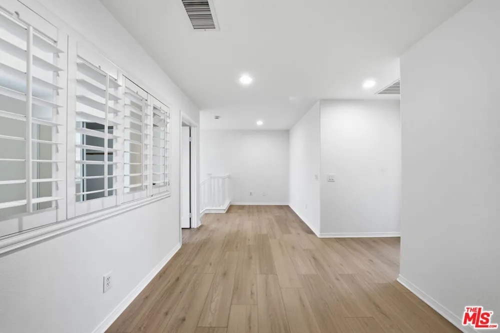 25715 Wagner Way #B Stevenson Ranch, CA 91381