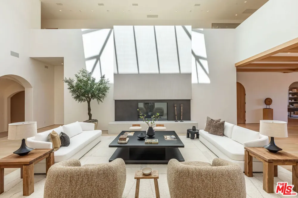1362 Bella Oceana Vista Pacific Palisades, CA 90272