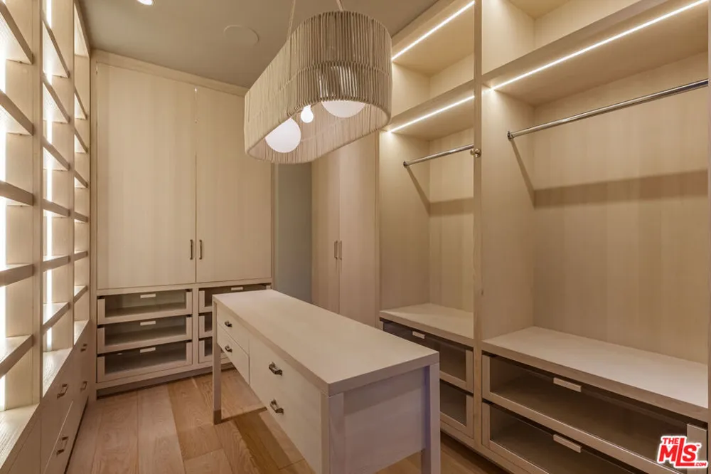 1362 Bella Oceana Vista Pacific Palisades, CA 90272