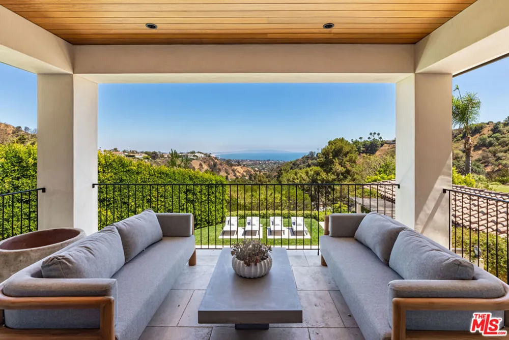 1362 Bella Oceana Vista Pacific Palisades, CA 90272