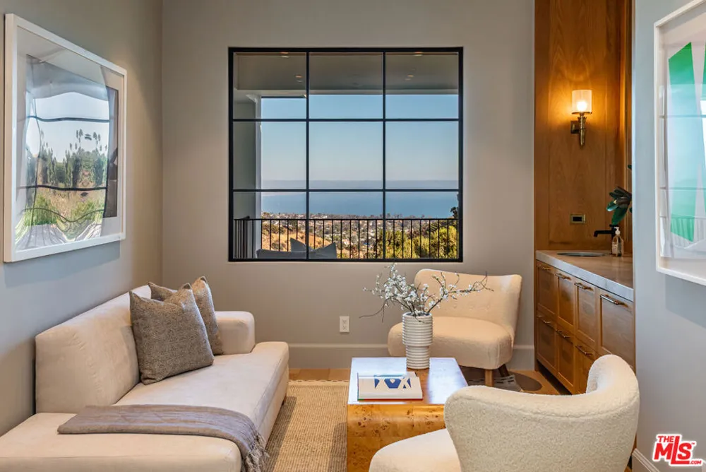 1362 Bella Oceana Vista Pacific Palisades, CA 90272