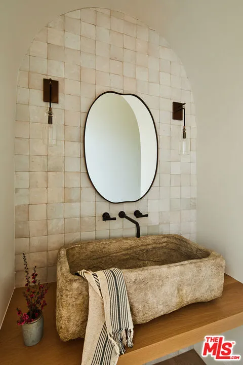 1362 Bella Oceana Vista Pacific Palisades, CA 90272