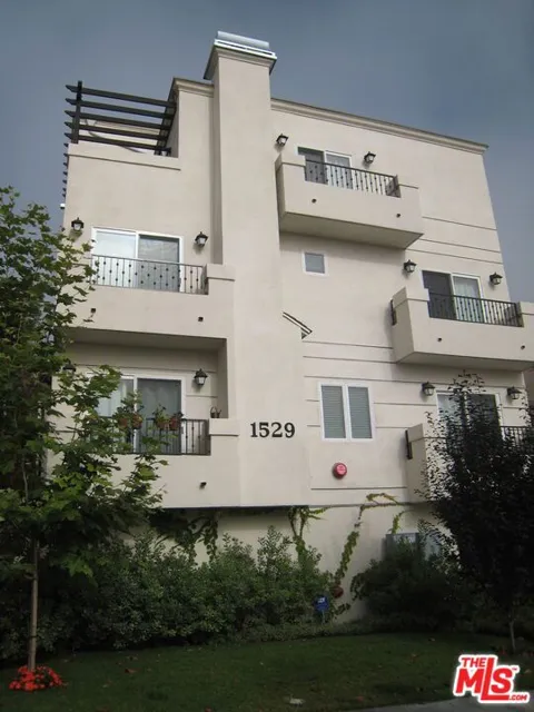 1529 S BEVERLY DRIVE #5