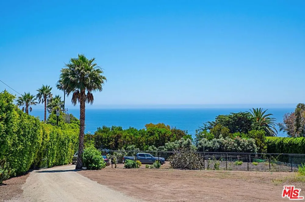 32614 Pacific Coast Highway Malibu, CA 90265