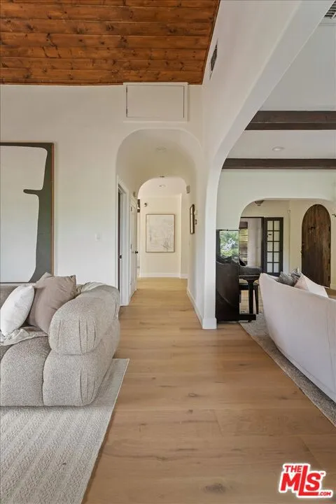 3249 Bennett Drive Los Angeles, CA 90068