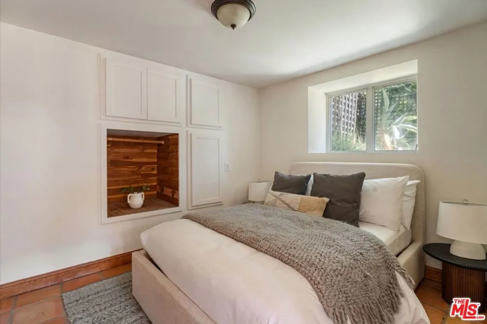 3249 Bennett Drive Los Angeles, CA 90068