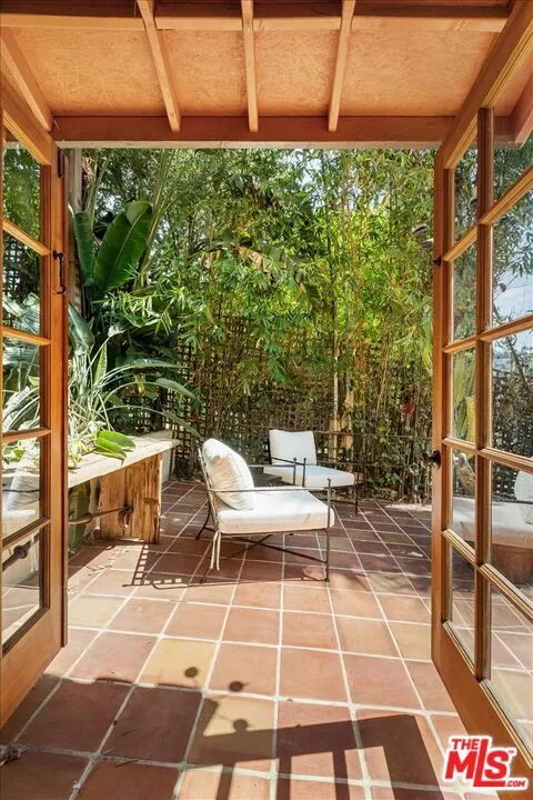 3249 Bennett Drive Los Angeles, CA 90068
