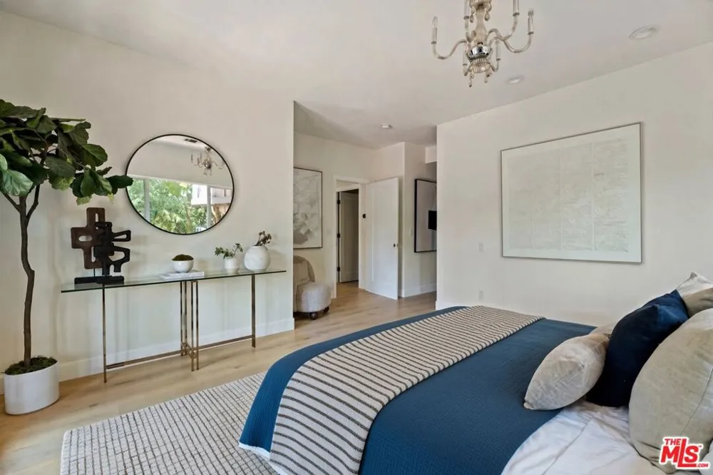 3249 Bennett Drive Los Angeles, CA 90068