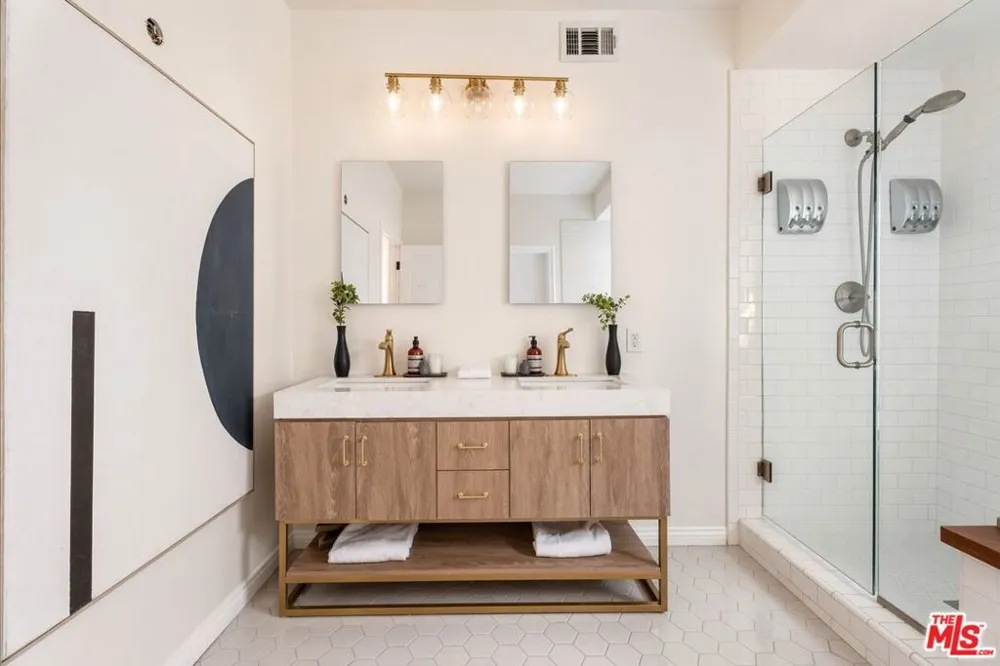 3249 Bennett Drive Los Angeles, CA 90068