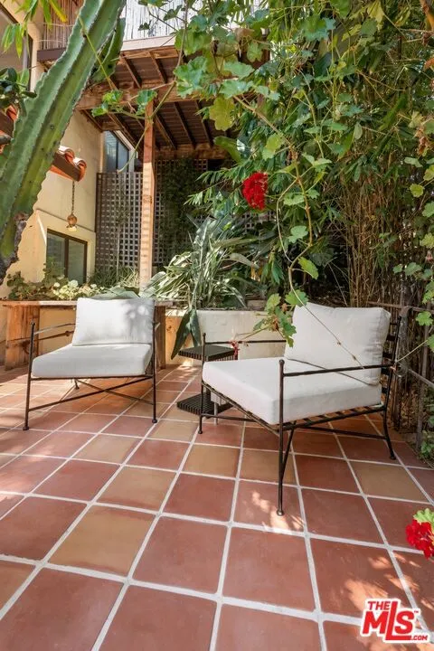 3249 Bennett Drive Los Angeles, CA 90068