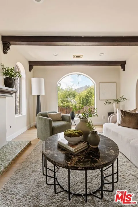 3249 Bennett Drive Los Angeles, CA 90068