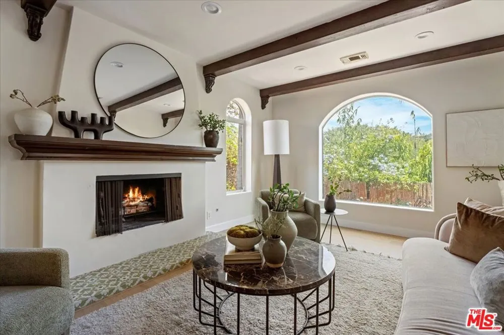 3249 Bennett Drive Los Angeles, CA 90068