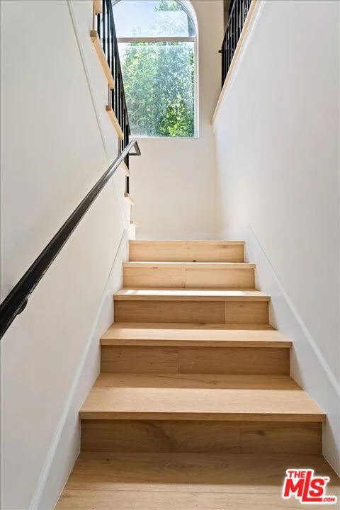 3249 Bennett Drive Los Angeles, CA 90068