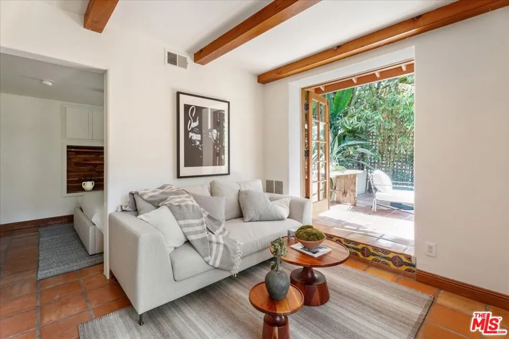 3249 Bennett Drive Los Angeles, CA 90068