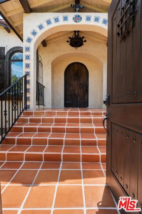 3249 Bennett Drive Los Angeles, CA 90068