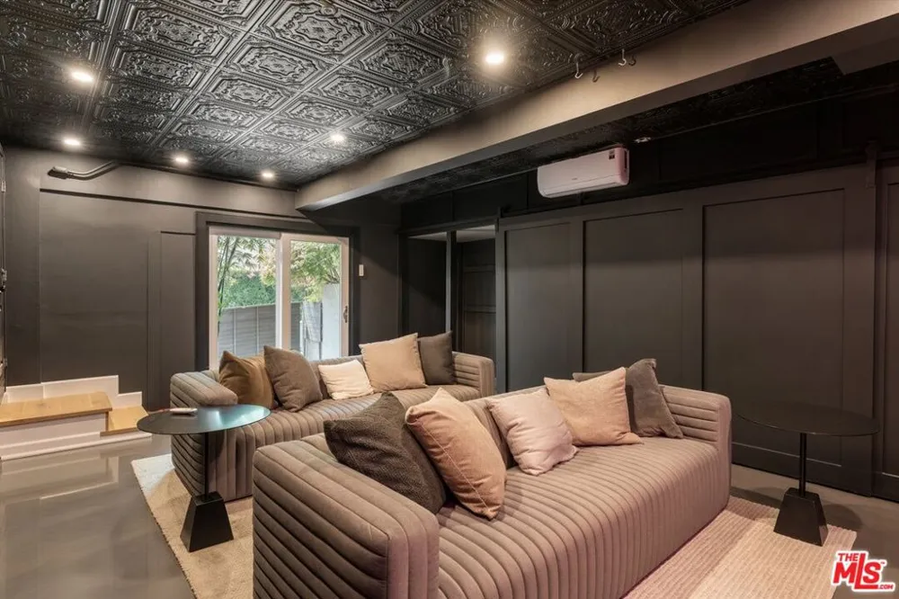 3249 Bennett Drive Los Angeles, CA 90068
