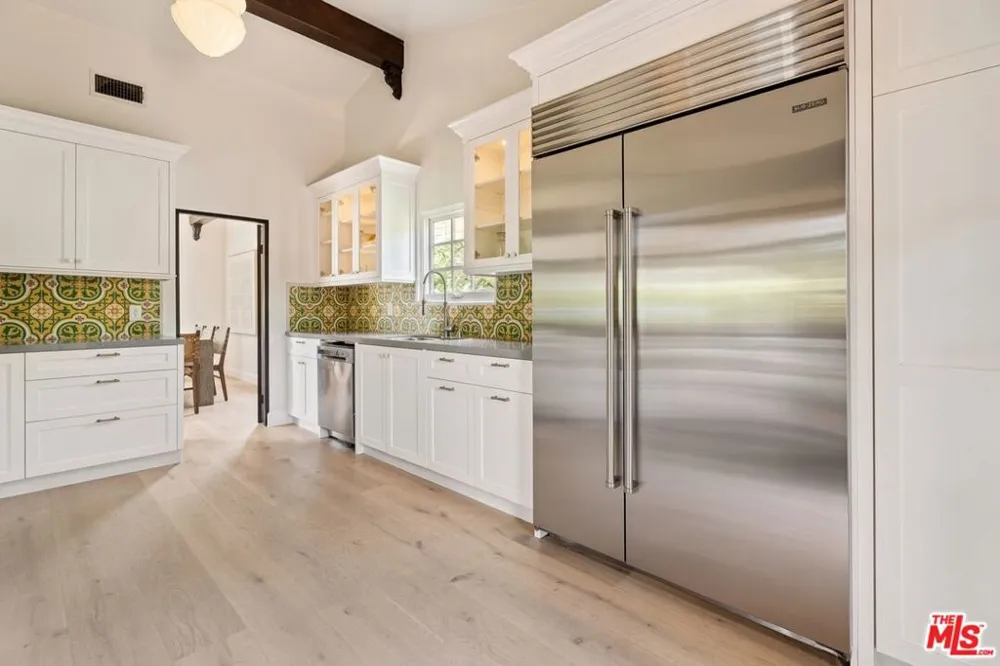 3249 Bennett Drive Los Angeles, CA 90068