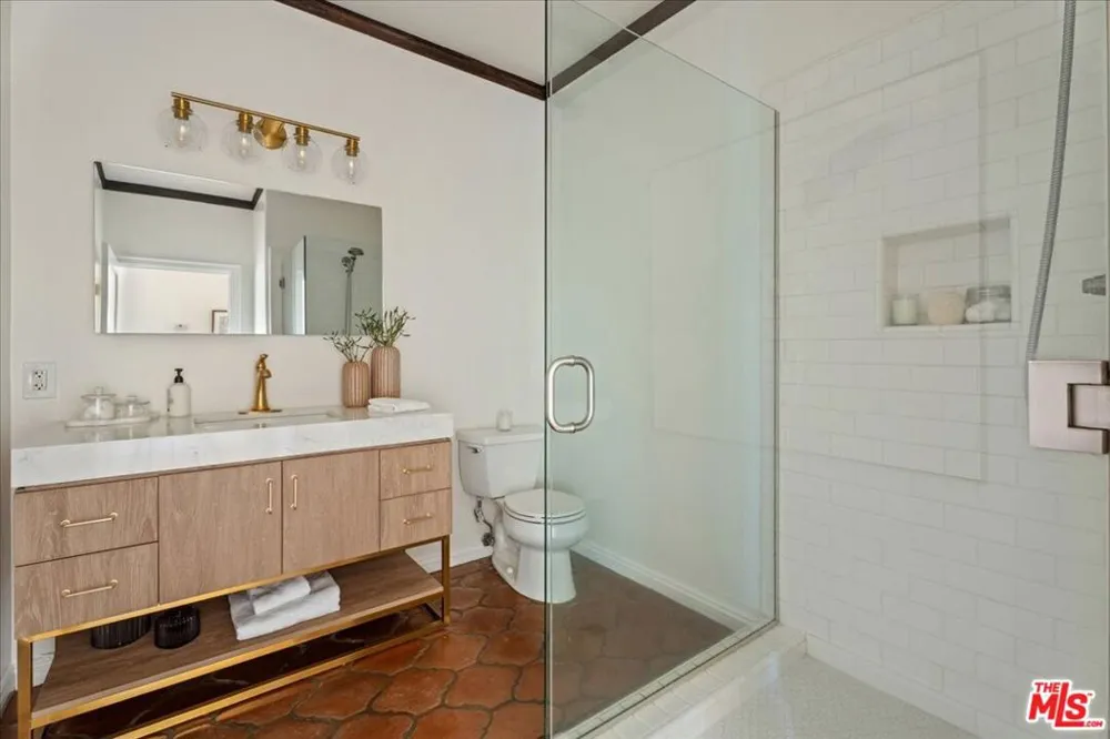 3249 Bennett Drive Los Angeles, CA 90068