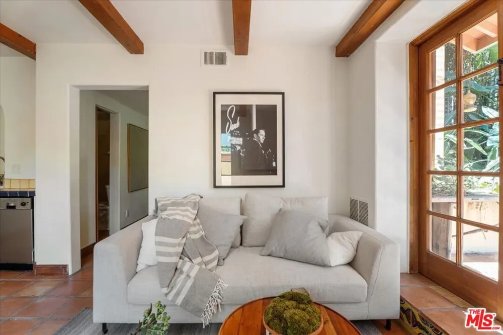 3249 Bennett Drive Los Angeles, CA 90068