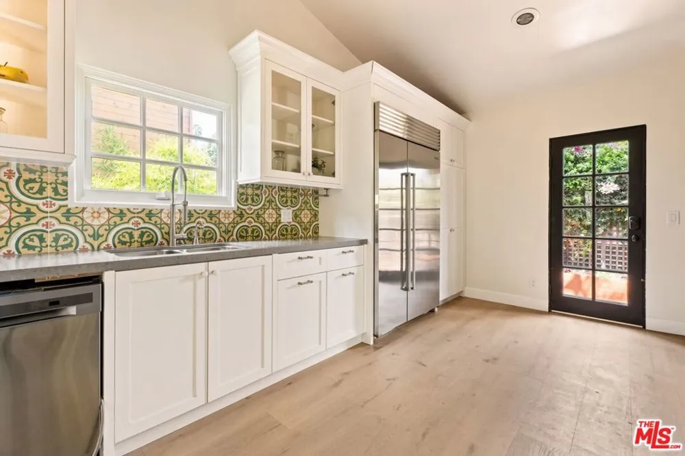 3249 Bennett Drive Los Angeles, CA 90068