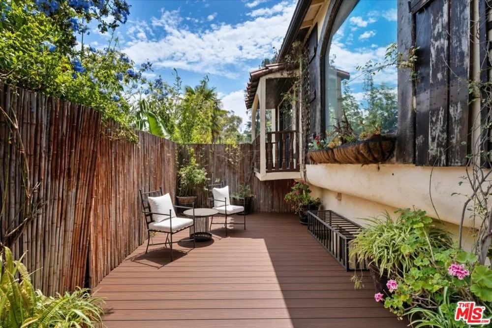 3249 Bennett Drive Los Angeles, CA 90068