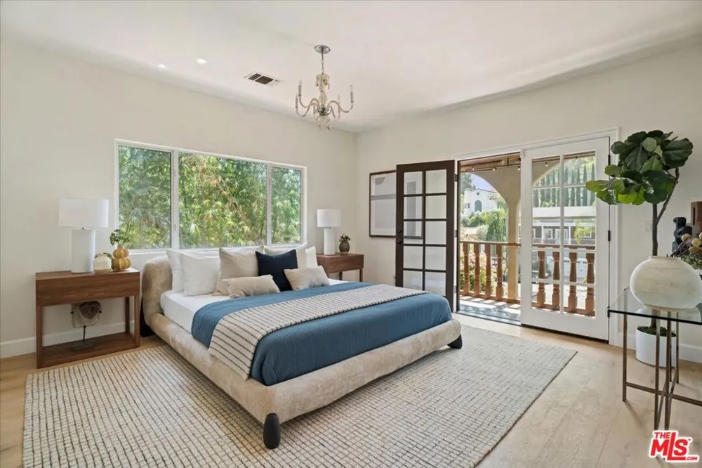 3249 Bennett Drive Los Angeles, CA 90068