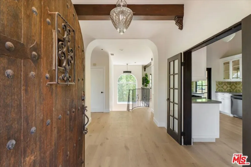 3249 Bennett Drive Los Angeles, CA 90068