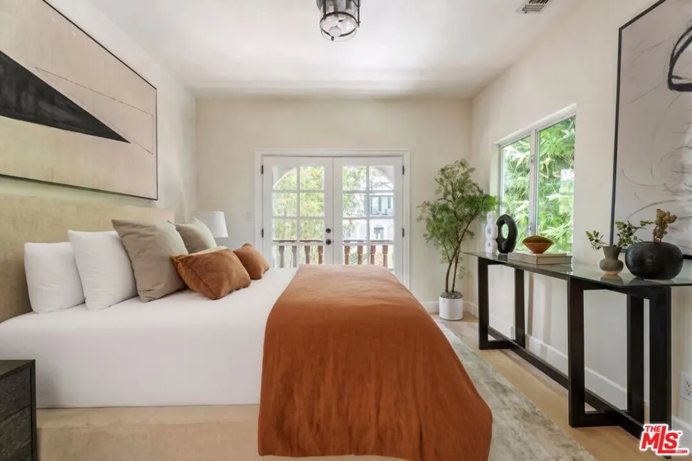 3249 Bennett Drive Los Angeles, CA 90068