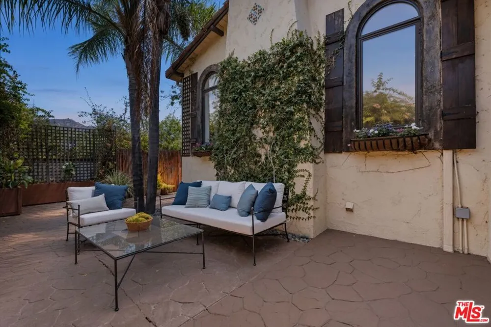 3249 Bennett Drive Los Angeles, CA 90068