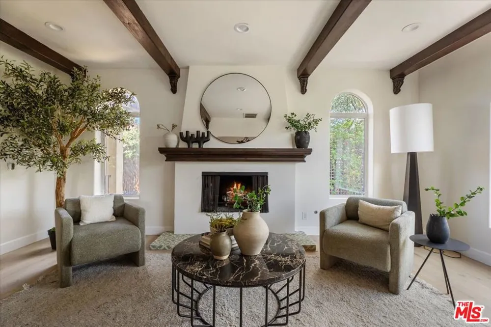 3249 Bennett Drive Los Angeles, CA 90068