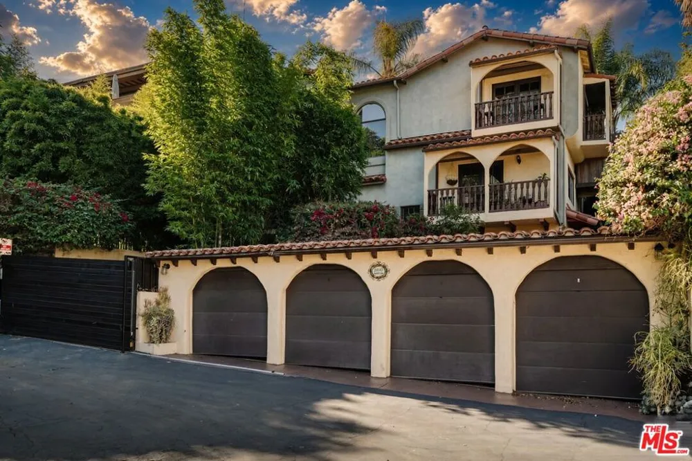 3249 Bennett Drive Los Angeles, CA 90068