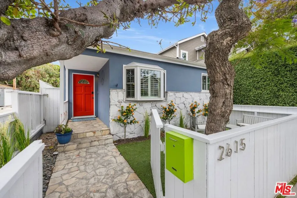 2615 Beach Avenue Venice, CA 90291