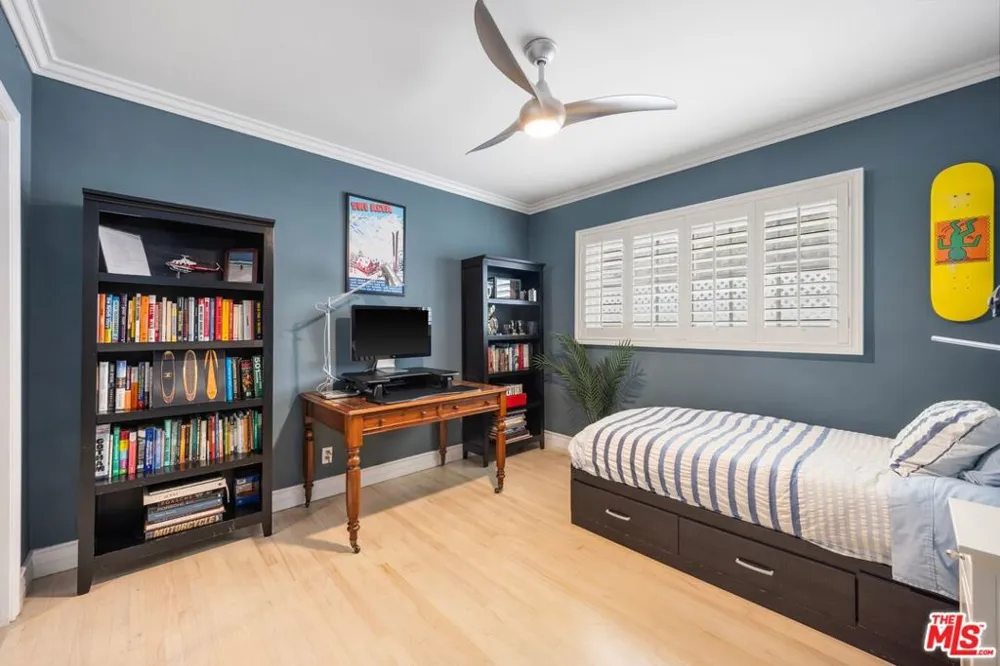 2615 Beach Avenue Venice, CA 90291