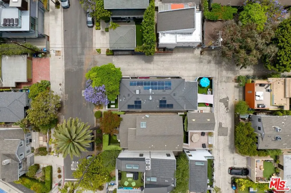 2615 Beach Avenue Venice, CA 90291