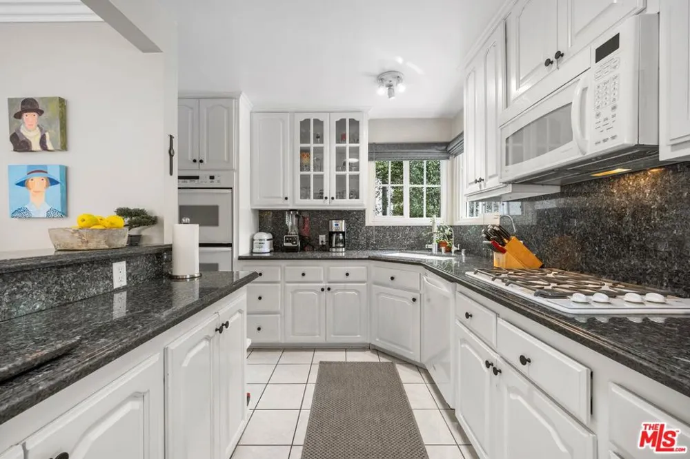 2615 Beach Avenue Venice, CA 90291