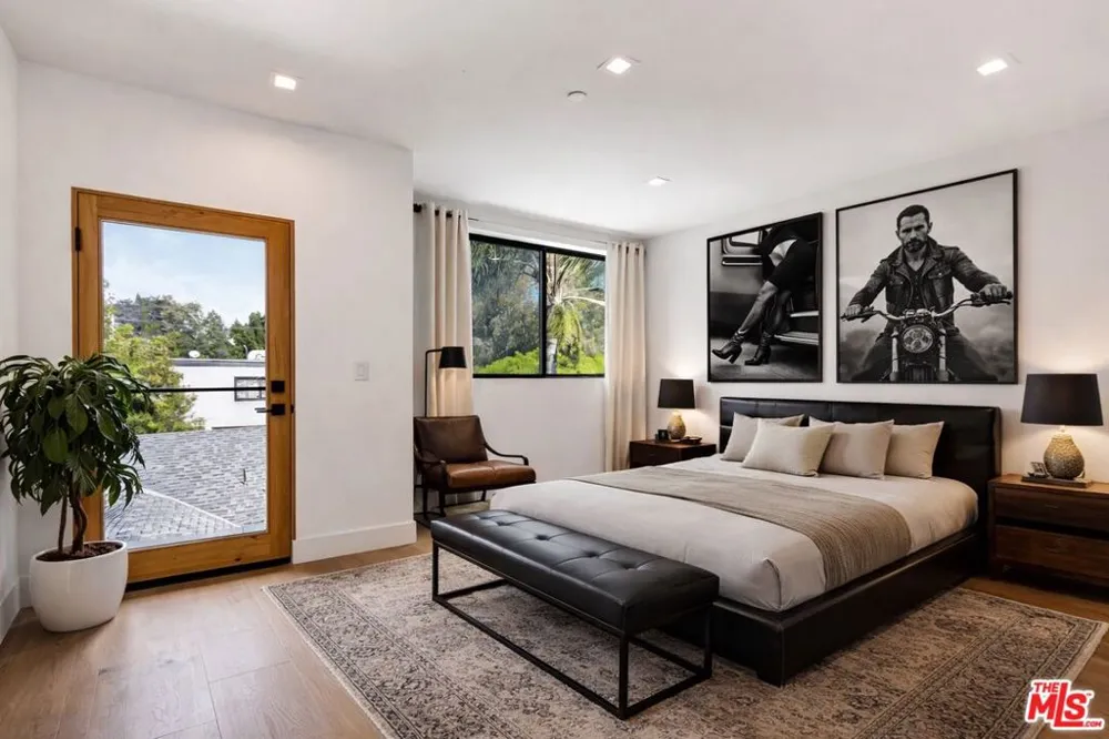 4329 Radford Avenue #2 Studio City, CA 91604