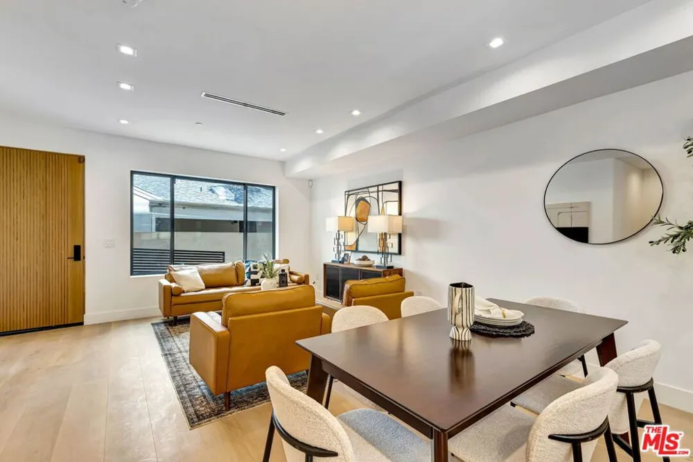 4329 Radford Avenue #2 Studio City, CA 91604