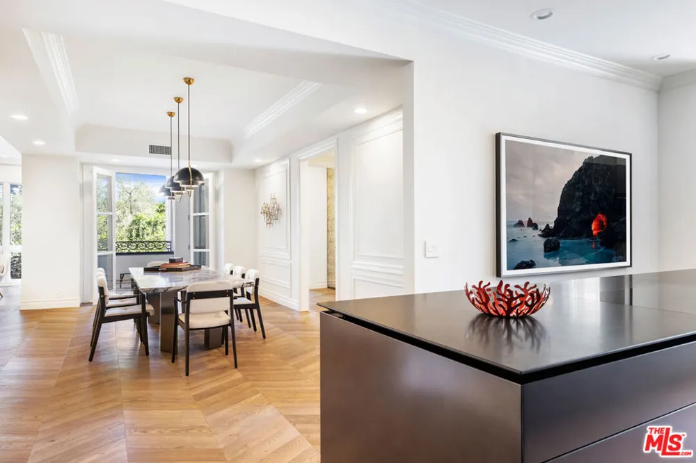 10110 Empyrean Way #204 Los Angeles, CA 90067