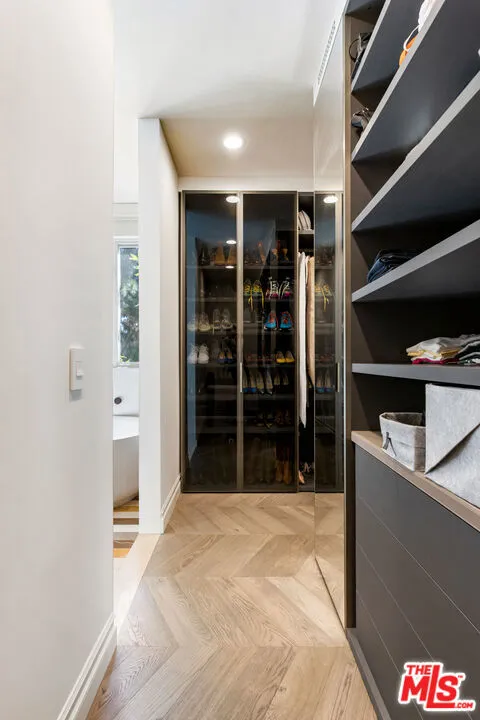 10110 Empyrean Way #204 Los Angeles, CA 90067