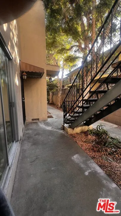 3562 Mentone Los Angeles, CA 90034
