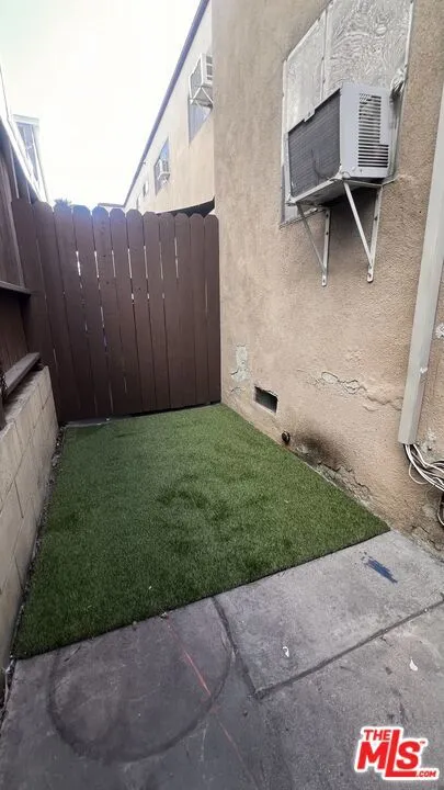 3562 Mentone Los Angeles, CA 90034