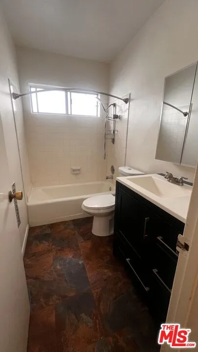 3562 Mentone Los Angeles, CA 90034