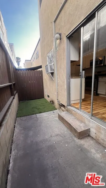 3562 Mentone Los Angeles, CA 90034