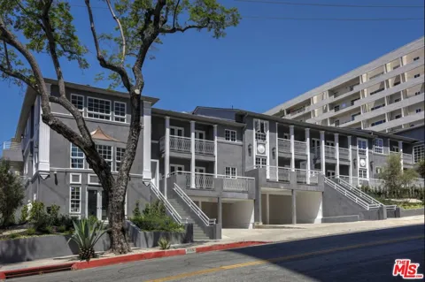 1105 Alta Loma Road