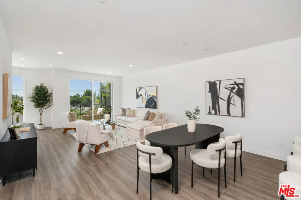 6144 Whitsett Avenue #204 North Hollywood, CA 91606