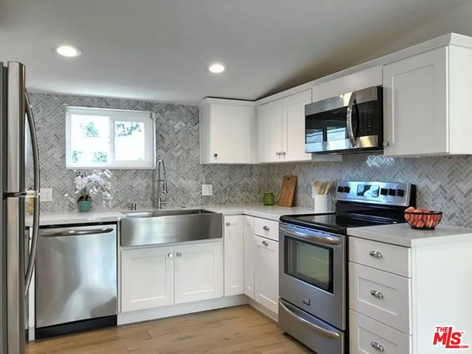 2211 GRIFFITH PARK #5 Los Angeles, CA 90039