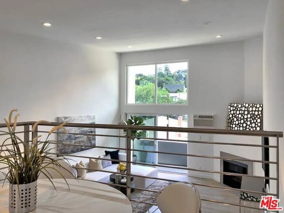 2211 GRIFFITH PARK #5 Los Angeles, CA 90039