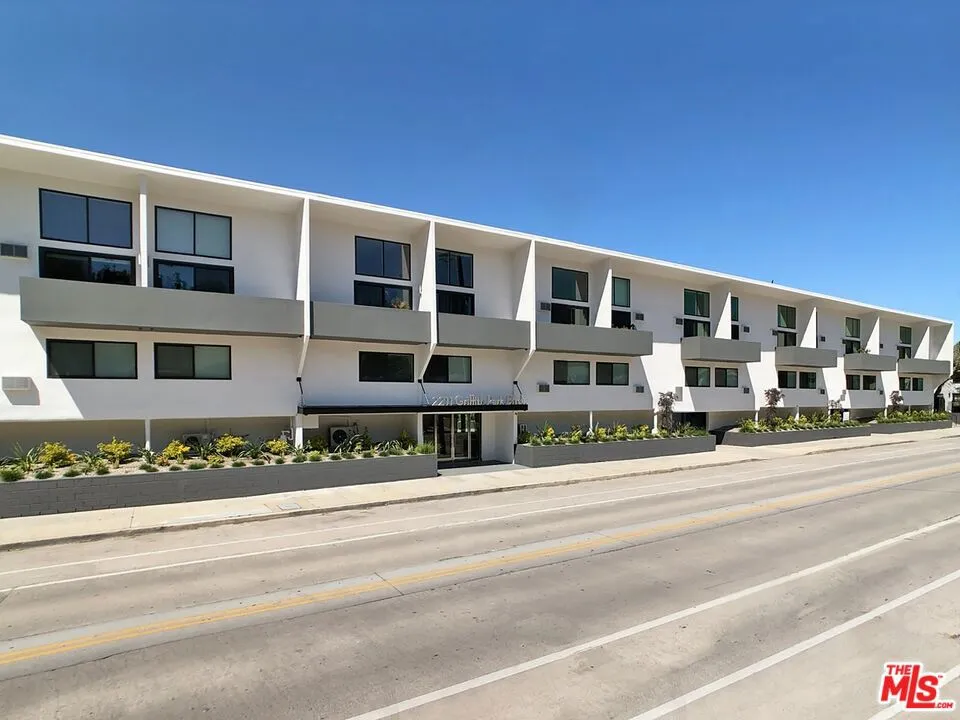 2211 GRIFFITH PARK #5 Los Angeles, CA 90039
